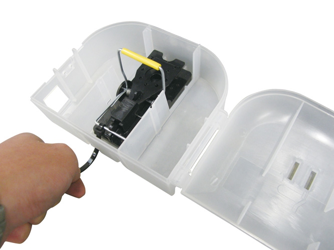 Schlagfallenbox Maus – Transparent mit integrierter Schlagfalle & Zugs